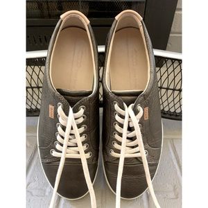 Ecco Fashion Laced Sneakers/Shoes size European 39/US 8.5-9
